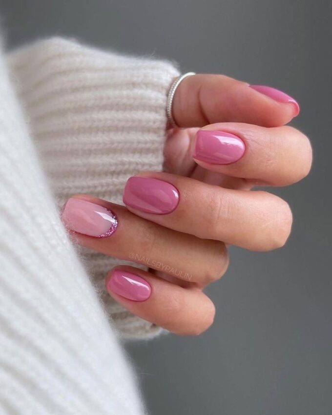 Krótkie paznokcie, eleganckie paznokcie, różowy manicure