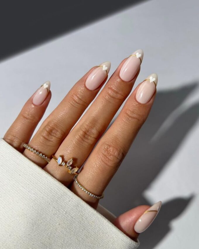 Proste paznokcie French, elegancki manicure