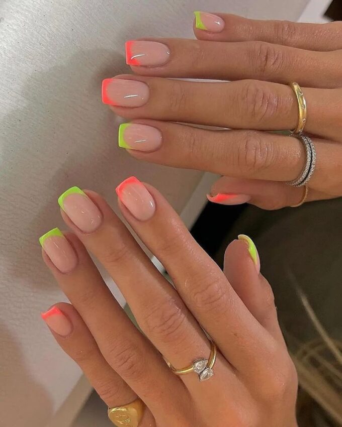 Neonowy manicure French, zielone i pomarańczowe paznokcie