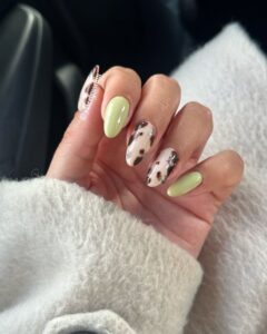 Read more about the article Elegancki manicure bez zdobień z lakierami Oxxi: pomysły, zdjęcia i porady