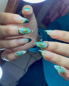 Read more about the article Minimalistyczny manicure z lakierami Victoria Vynn: pomysły, zdjęcia i porady