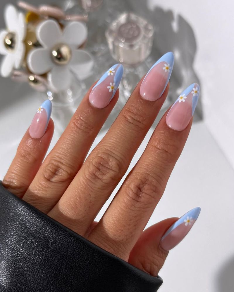 Read more about the article Manicure do pracy i biura z lakierami NeoNail: pomysły, zdjęcia i porady