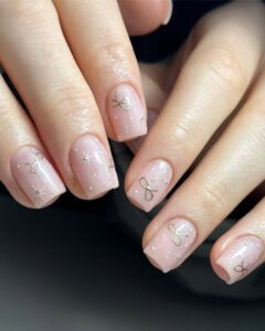 Read more about the article Manicure dla młodej mamy z lakierami Makear: pomysły, zdjęcia i porady