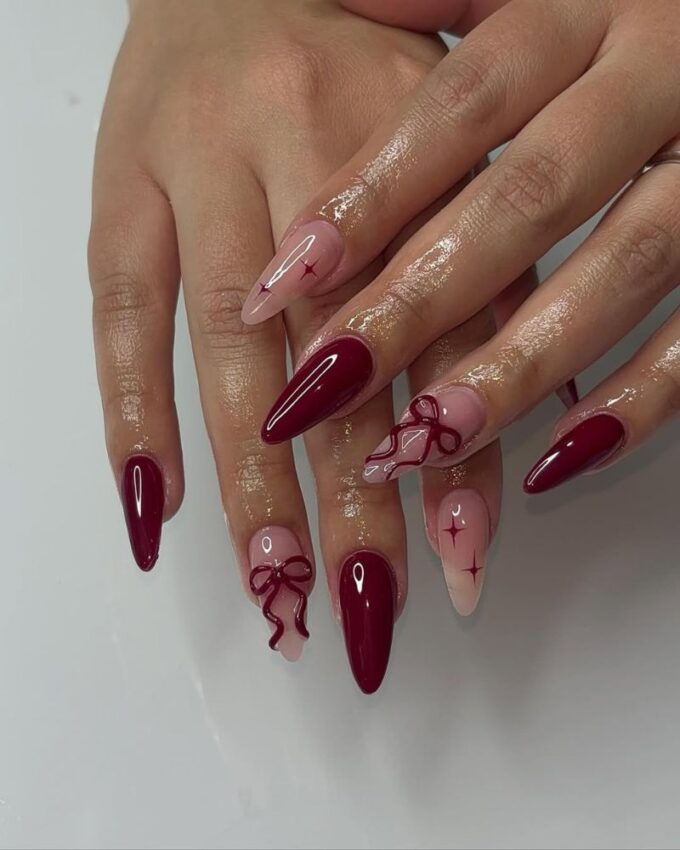 wiśniowe czerwone paznokcie, trójwymiarowa kokardka