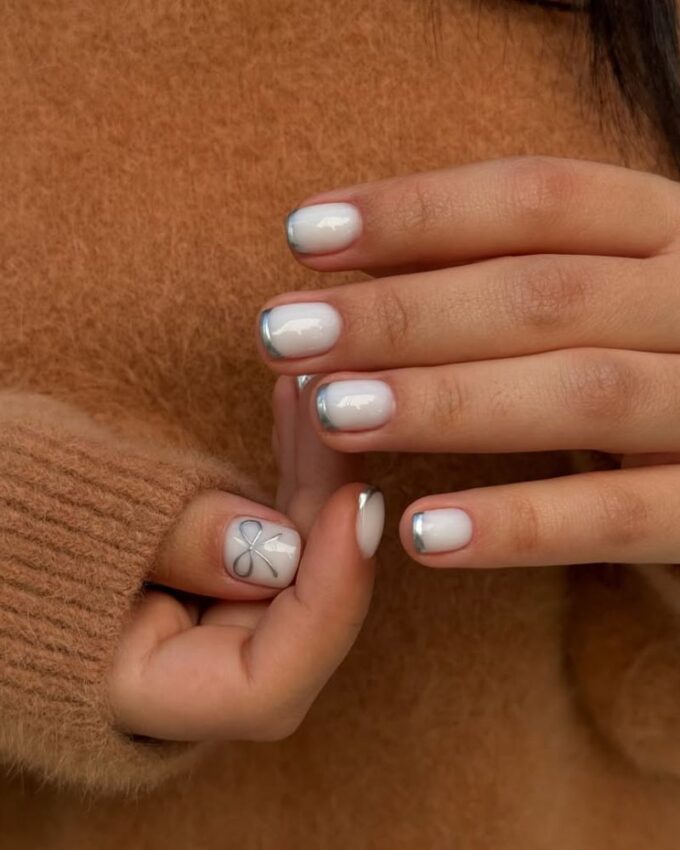 srebrny french manicure, mlecznobiałe paznokcie