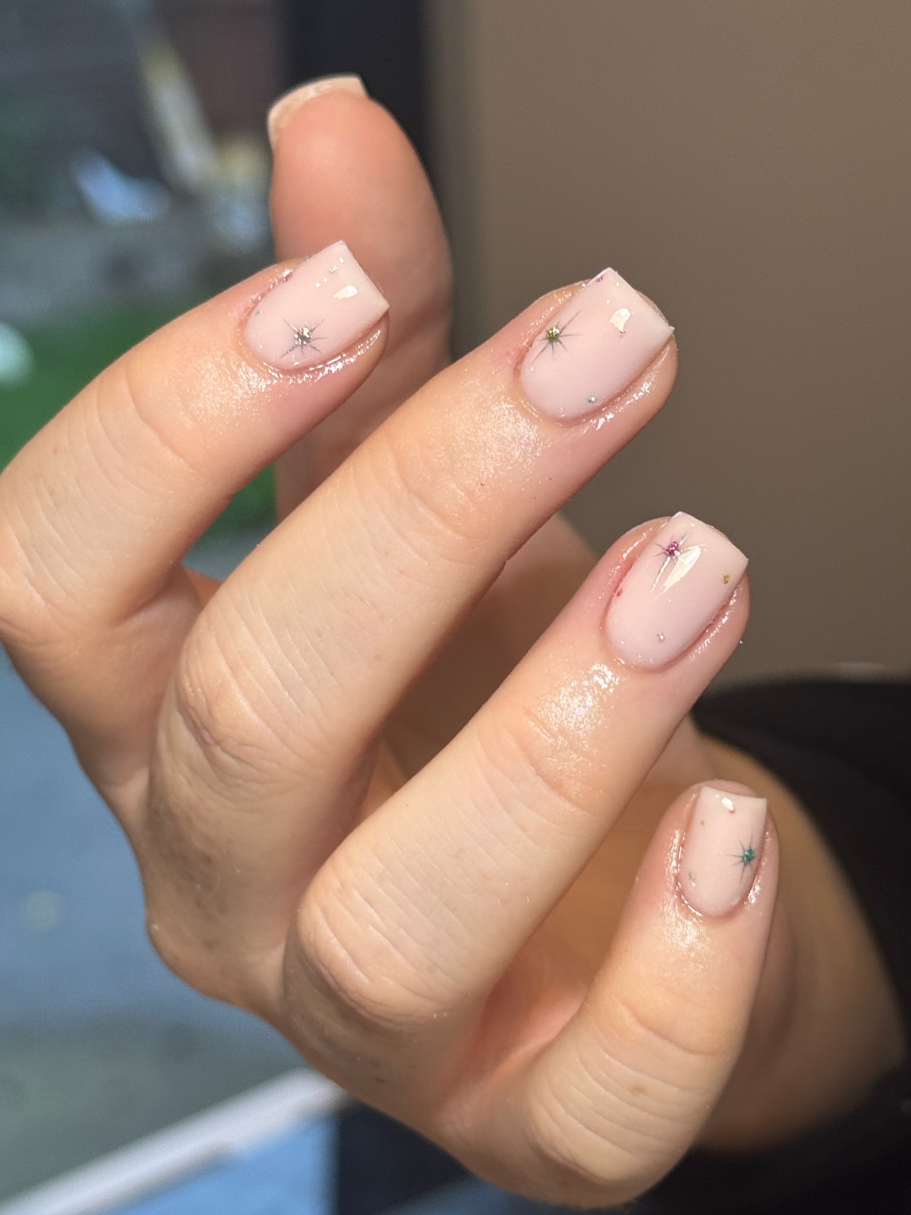 Gwiezdna delikatność na Twoich paznokciach