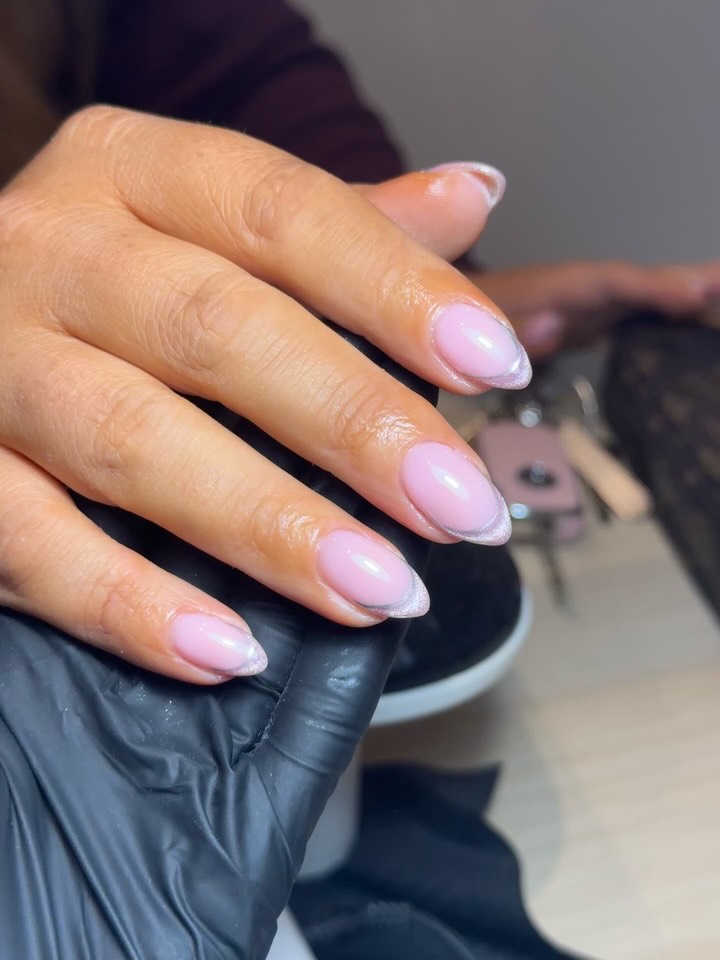 Blask delikatności na końcówkach Twoich palców!