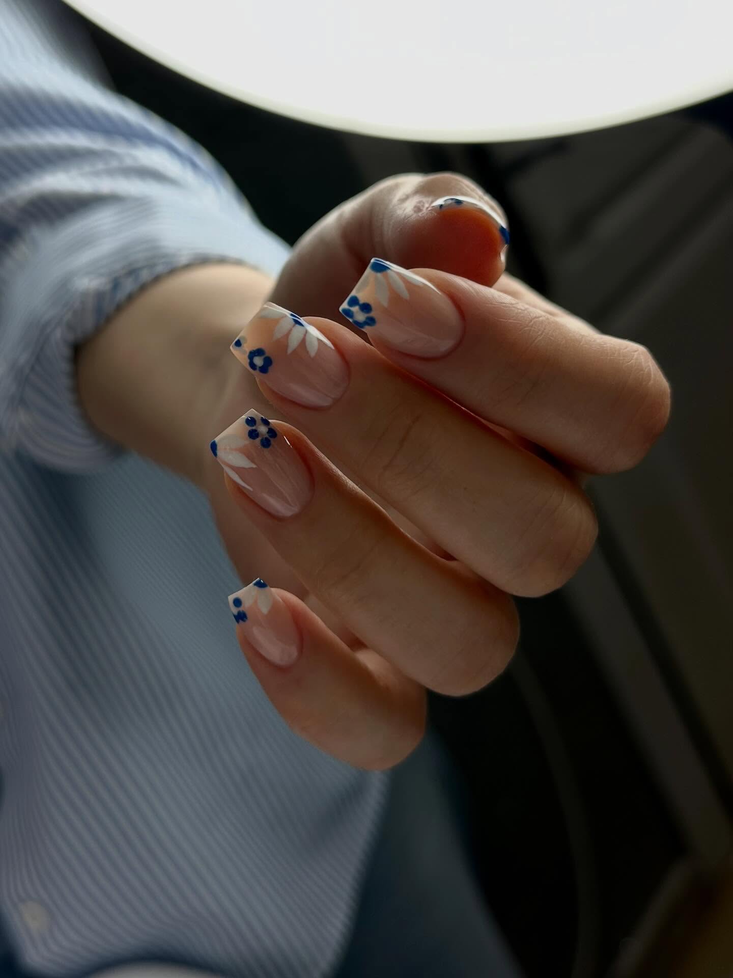 Francuski manicure z nutą oryginalności!