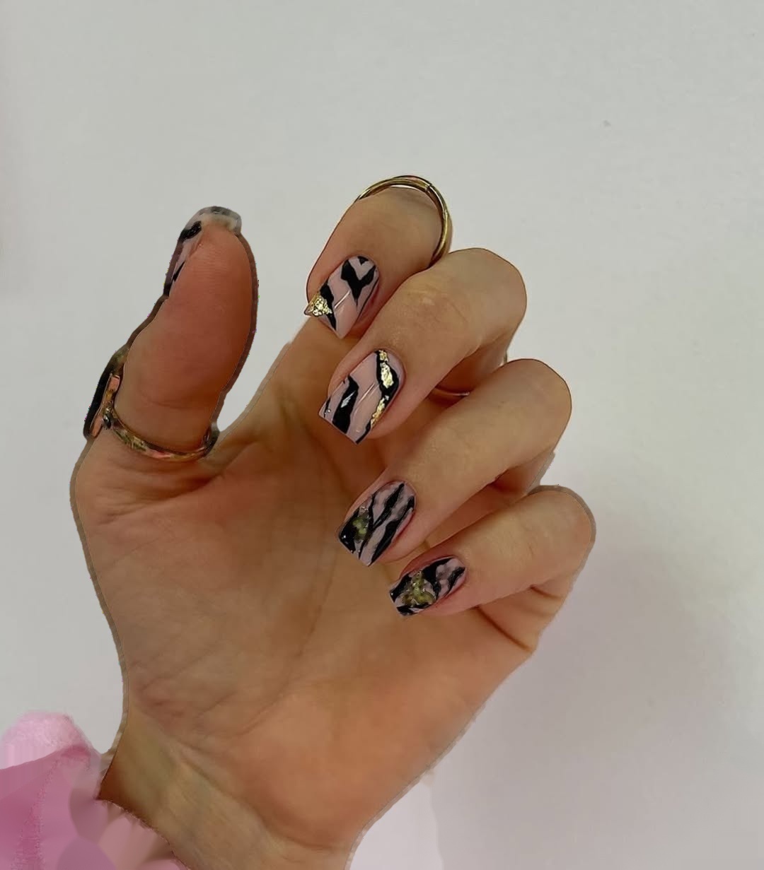 Kwadrat nude zebra złota folia Indigo Nails