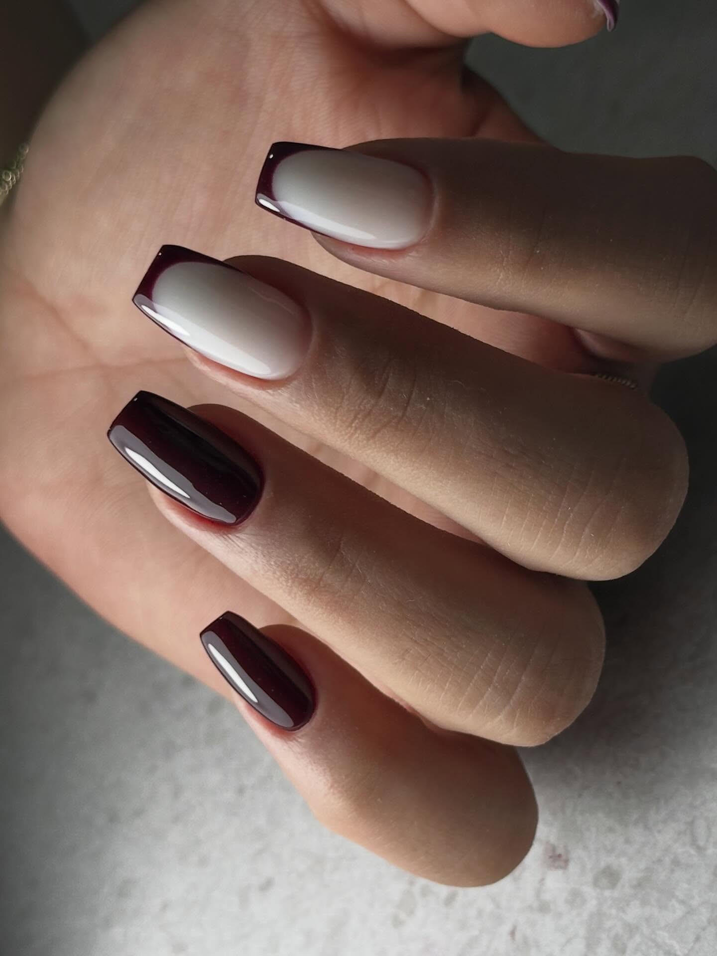 Harmonia kontrastów w manicure: styl i finezja