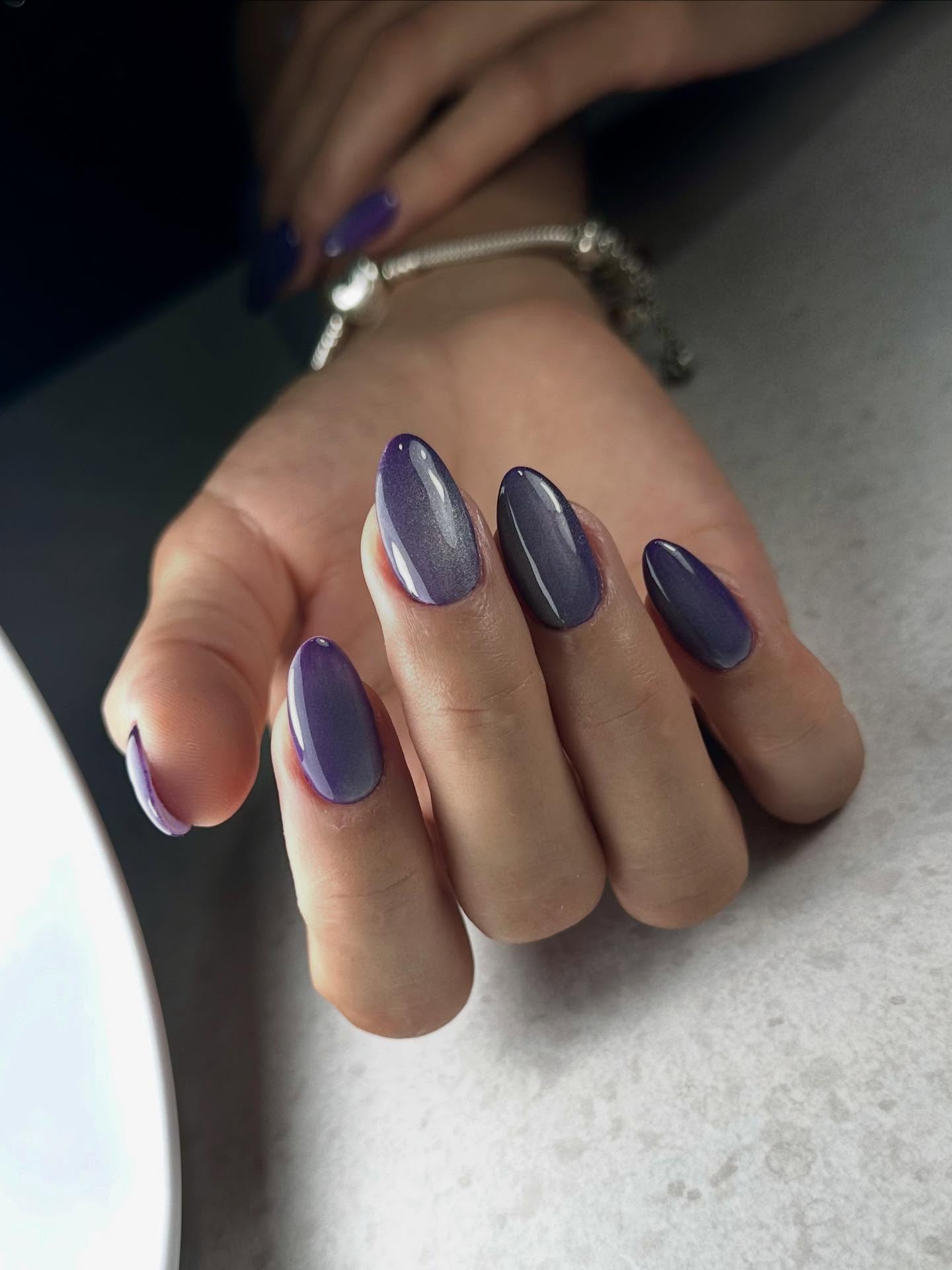 Fioletowa magia: stylowy manicure na każdą okazję