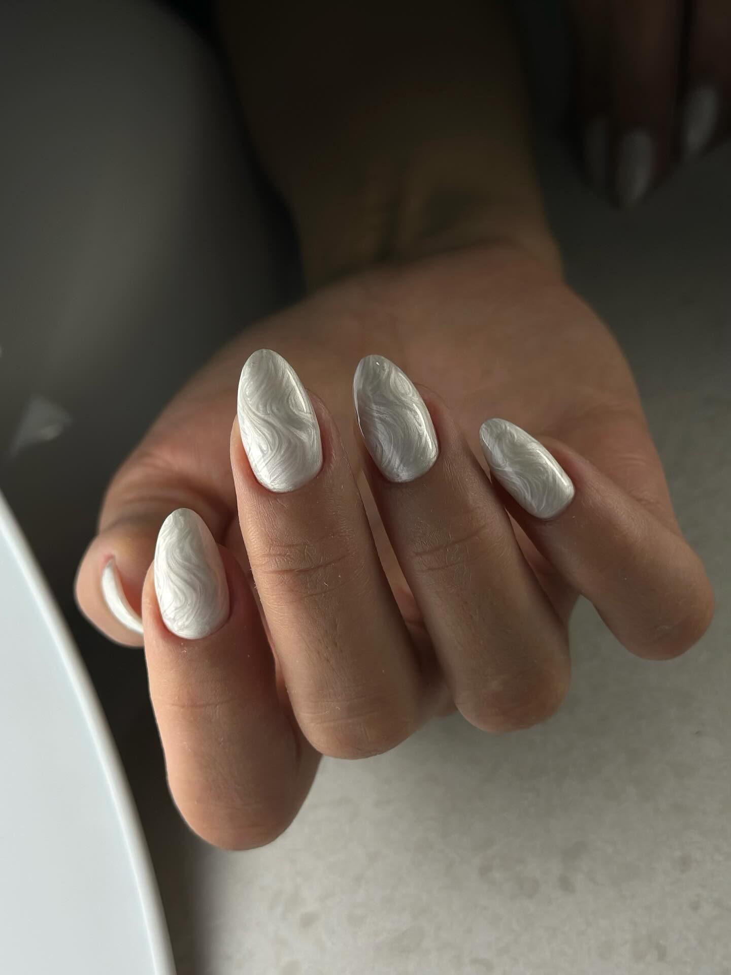 Jedwabna delikatność na końcówkach palców