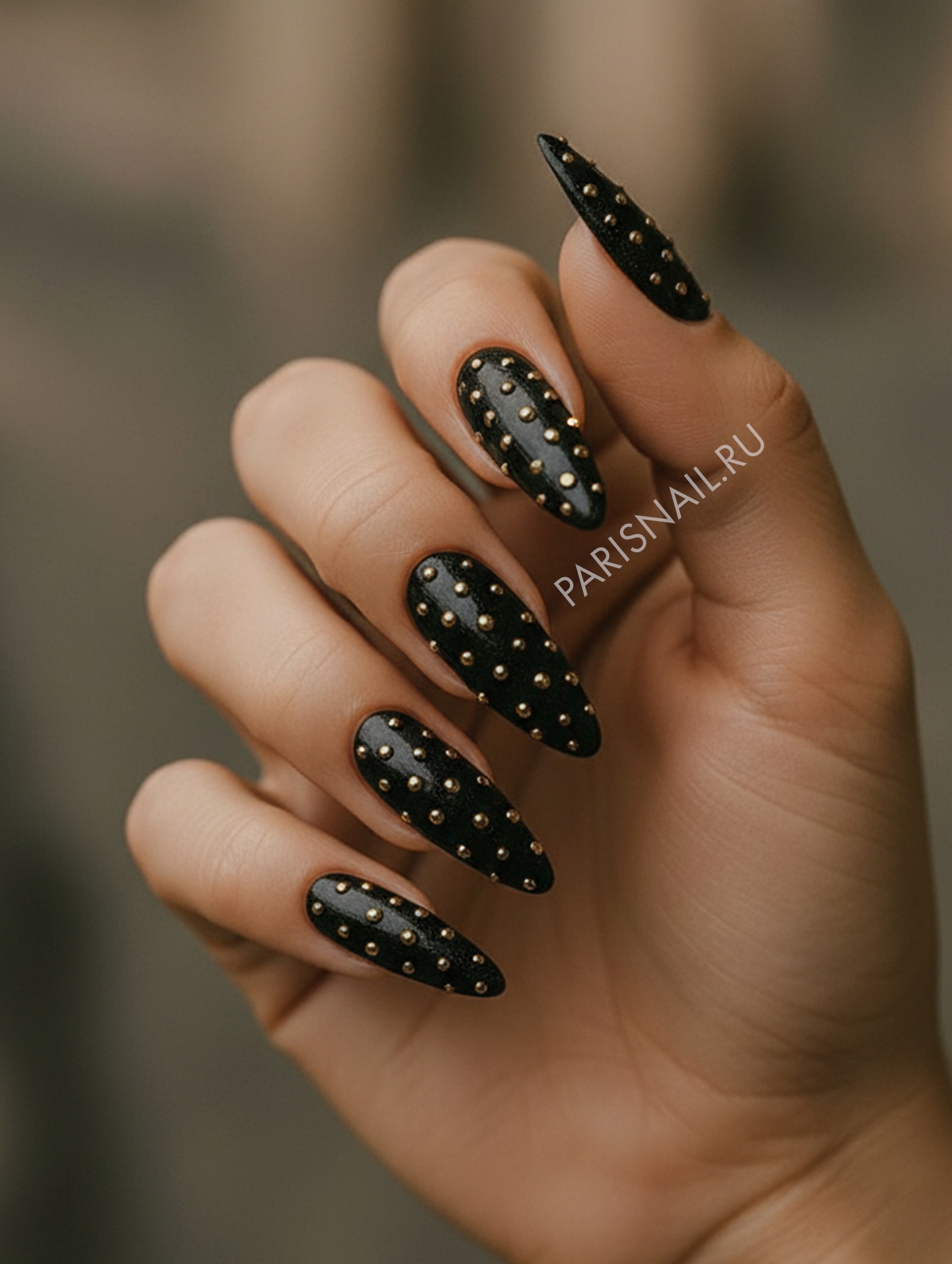 Zachwycający manicure z nutą luksusu