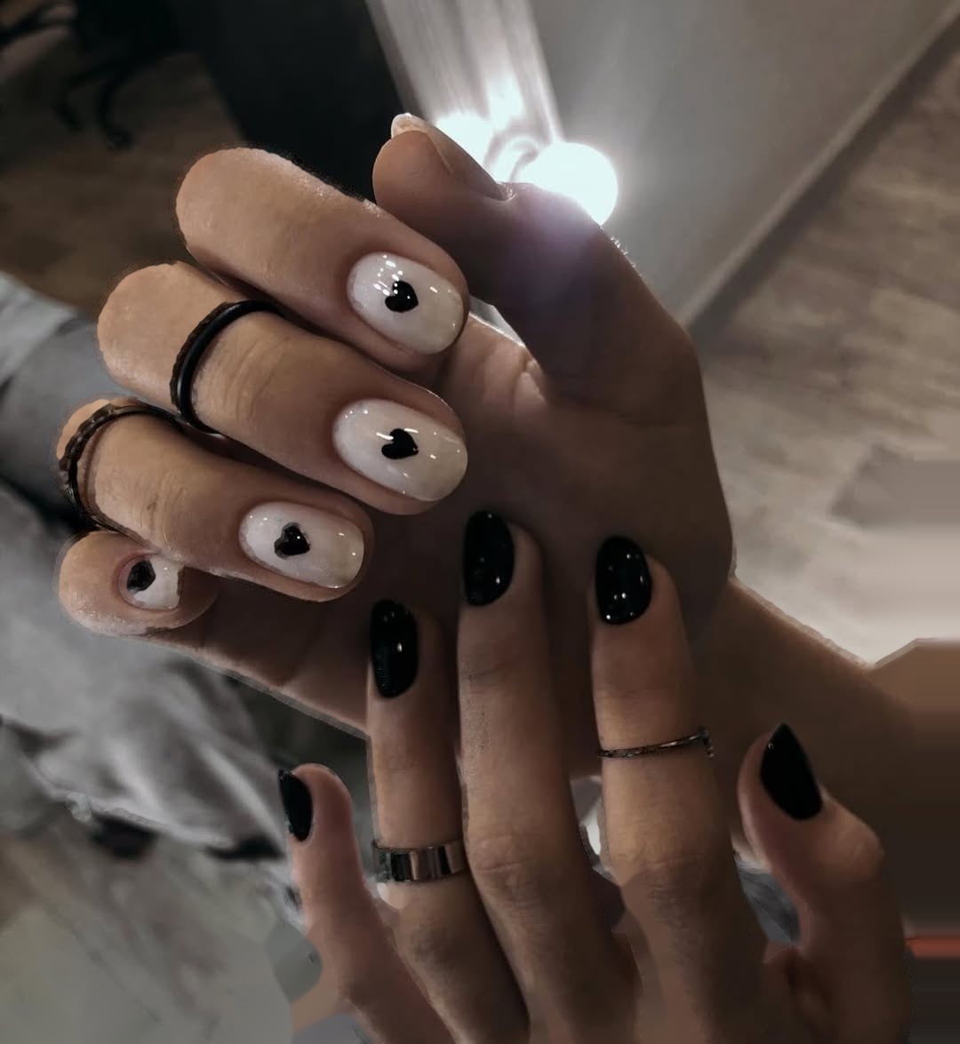 Krótki round biel czerń serca CND Shellac