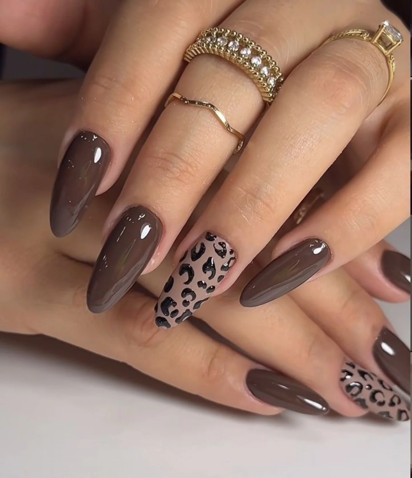 Luksusowy leopardzi manicure dla odważnych