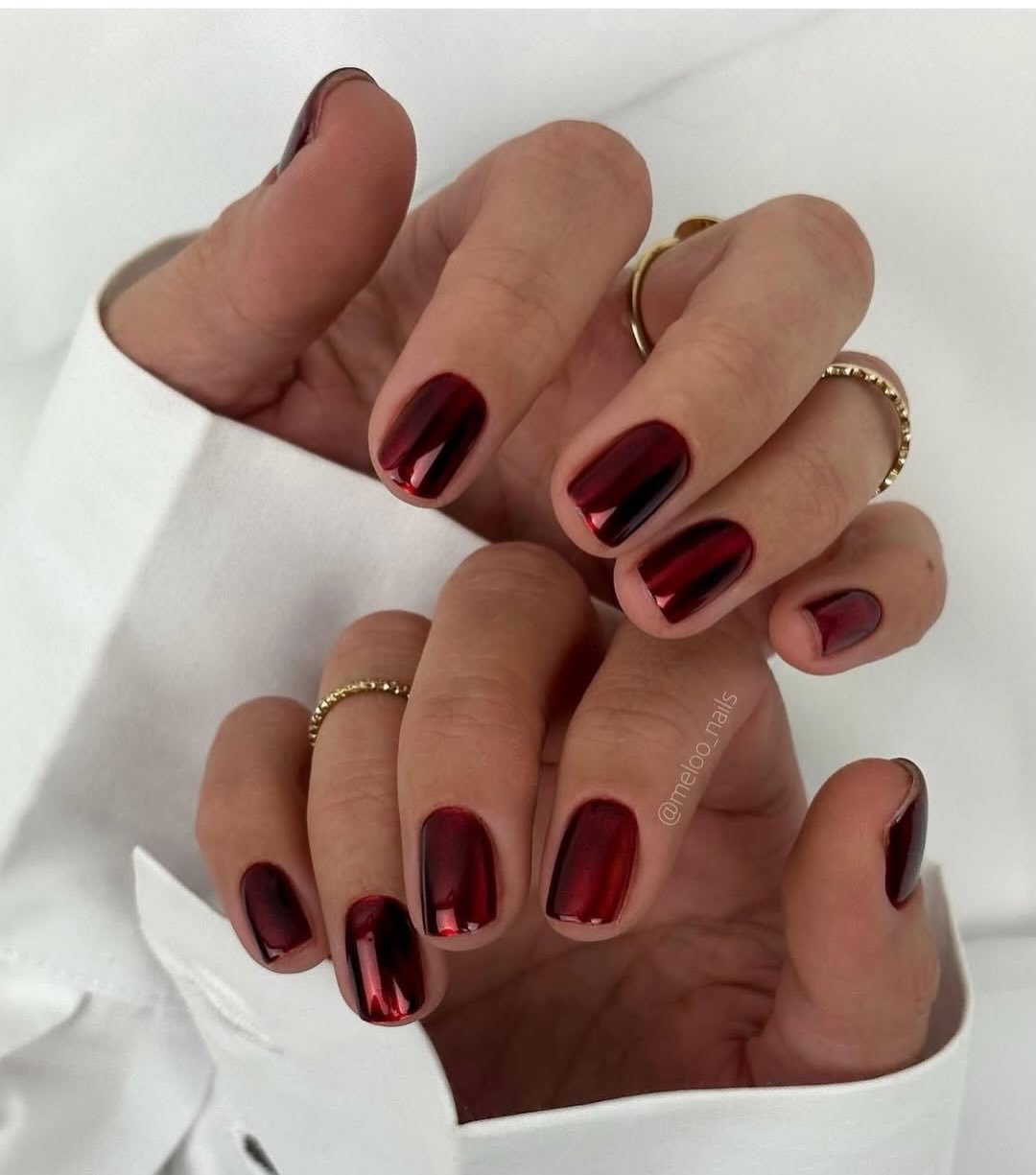 Karmazynowy luksus: magia minimalizmu