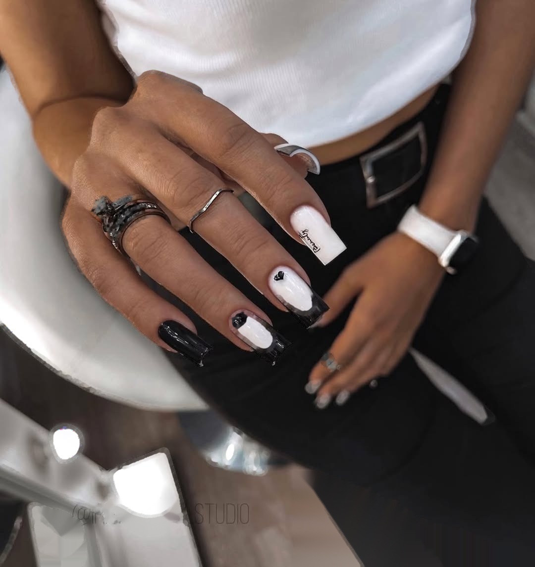 Długi kwadratowy manicure czarno-biały graphic Kodi Professional