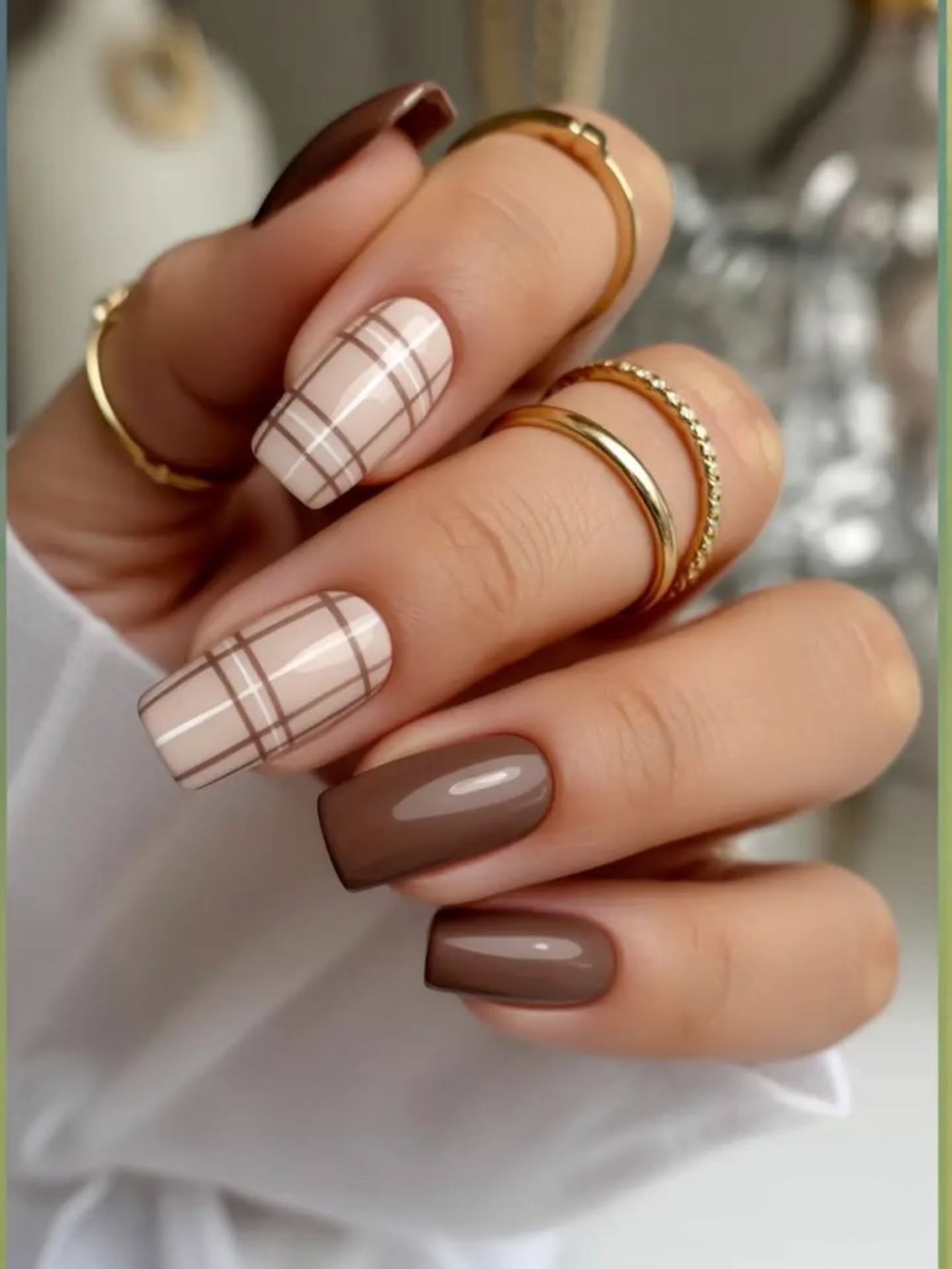 Czekoladowa retro-przyjemność dla Twoich paznokci