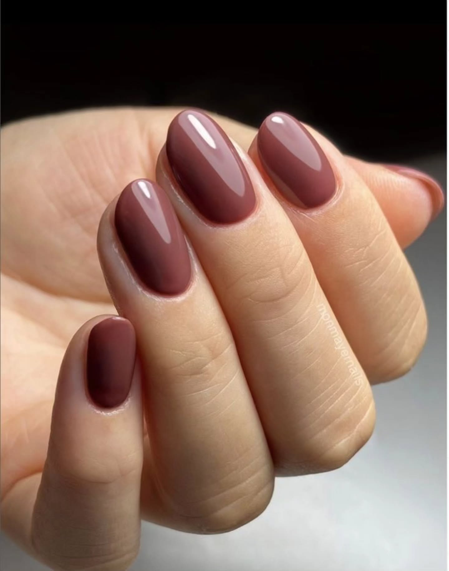 Tajemniczy bordowy urok