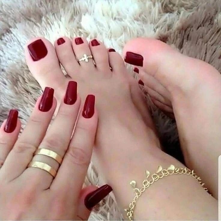 Czerwone wyzwanie: manicure, który przyciąga spojrzenia