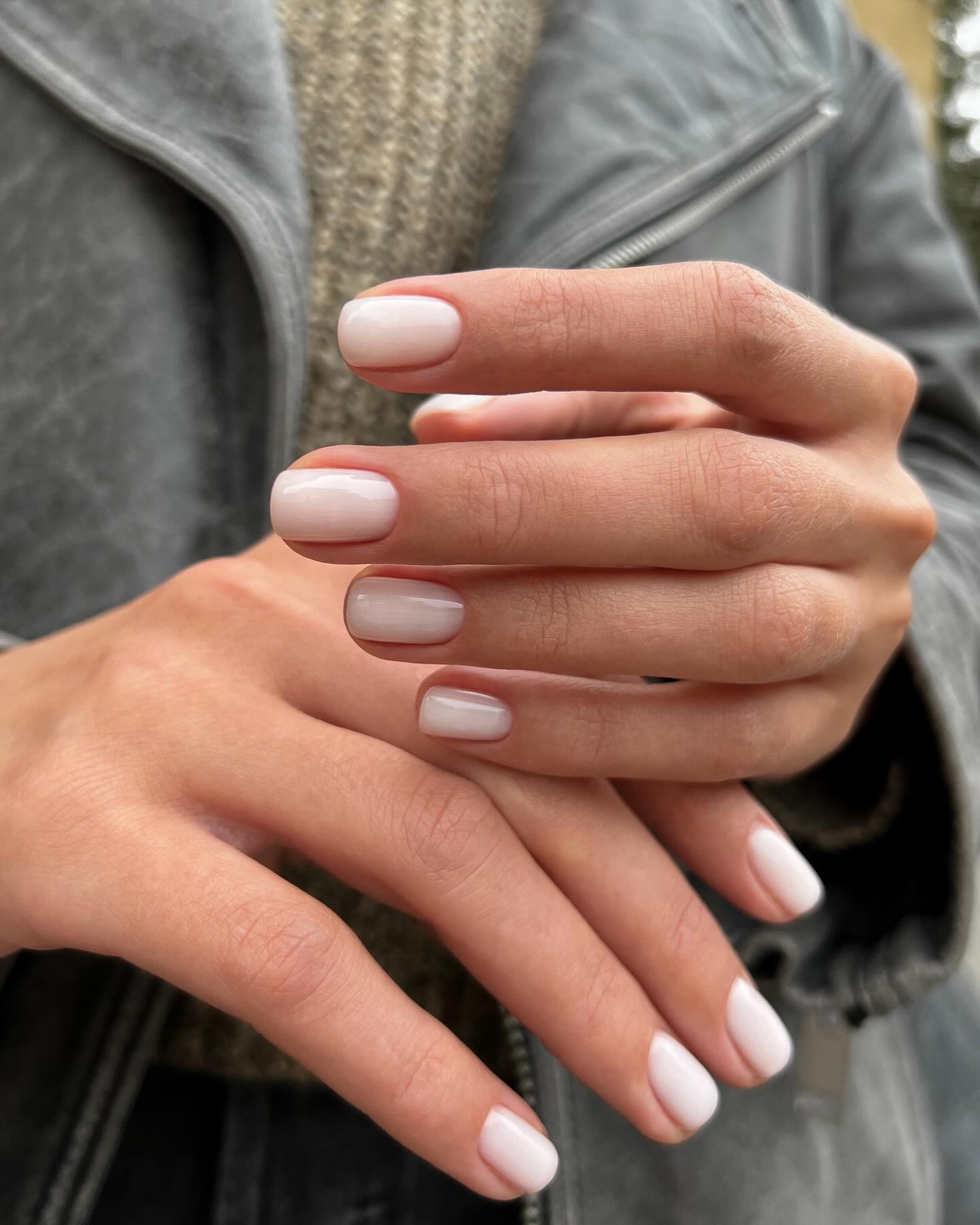 Elegancka prostota nude