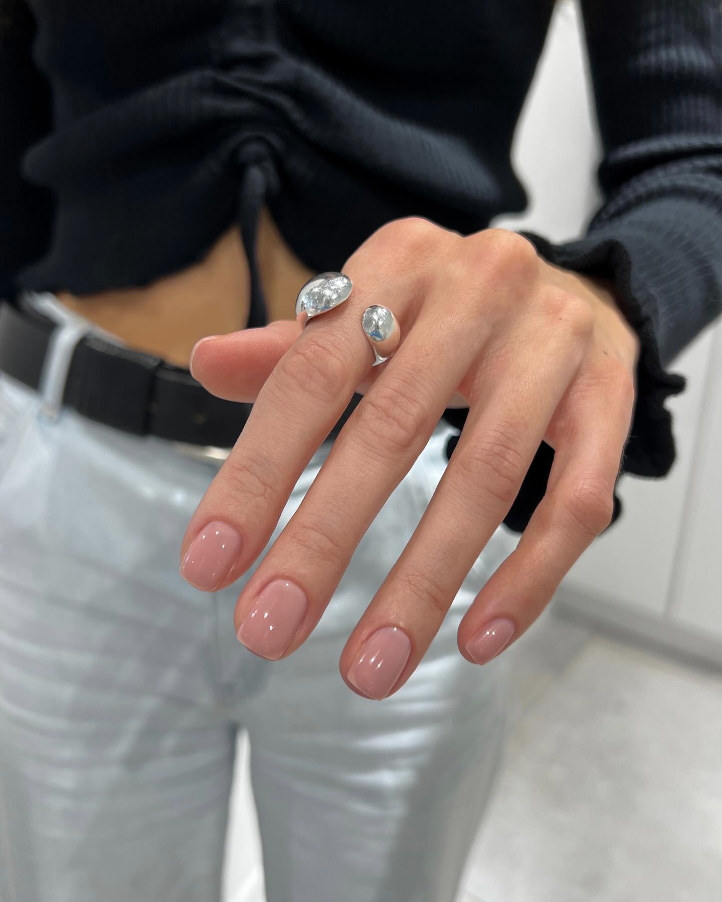 Elegancja w prostocie: idealny nude