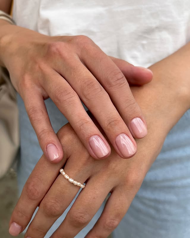 **Delikatność na końcówkach palców**