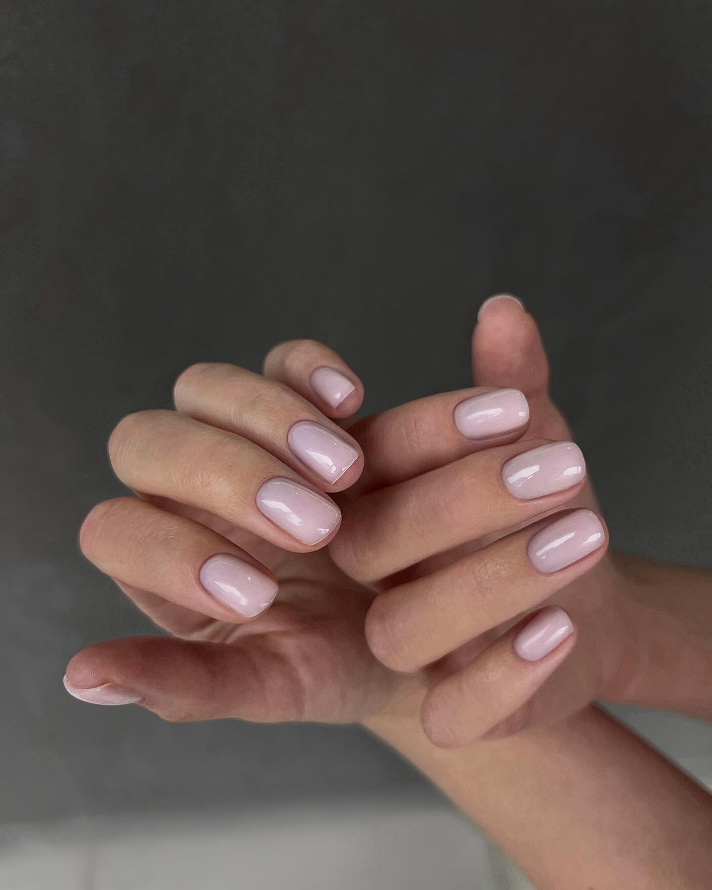 Wyrafinowana delikatność: idealne pastelowe odcienie na co dzień