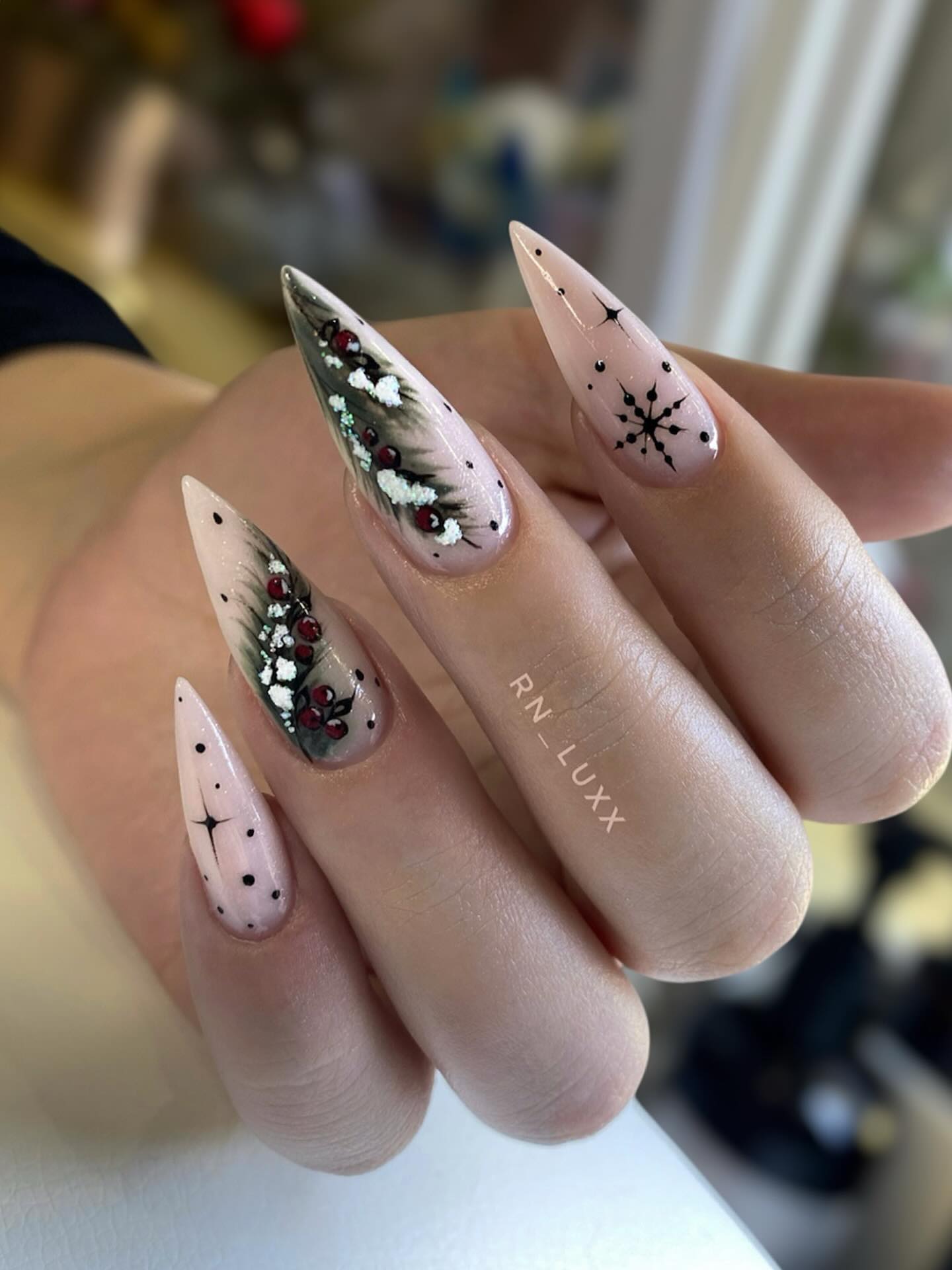 Zimowa magia na końcówkach palców