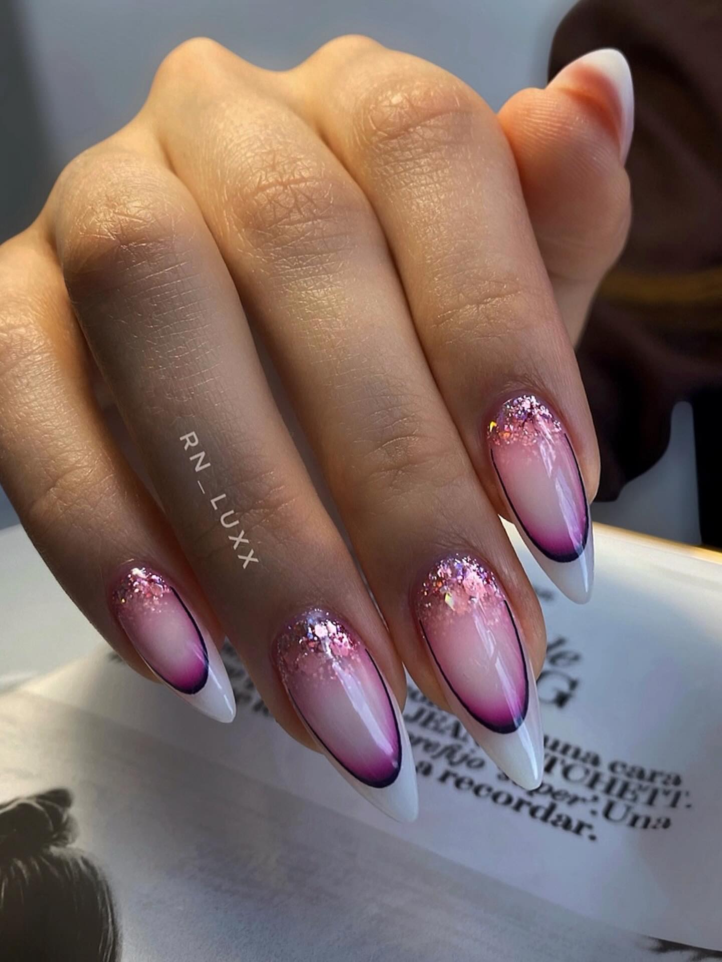 Feeria porannego blasku na paznokciach!