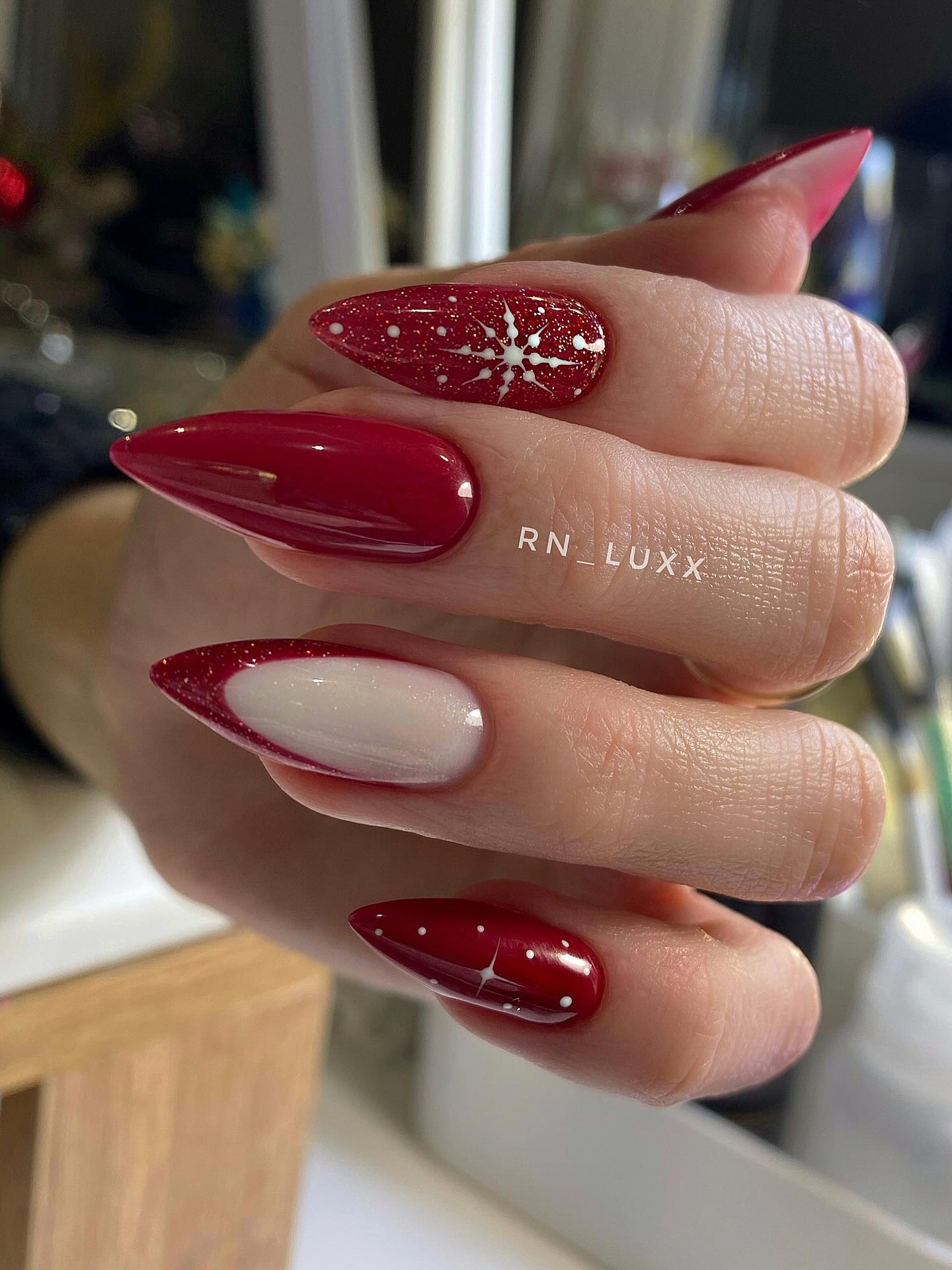 Zimowy szyk: manicure, który oczaruje wszystkich!