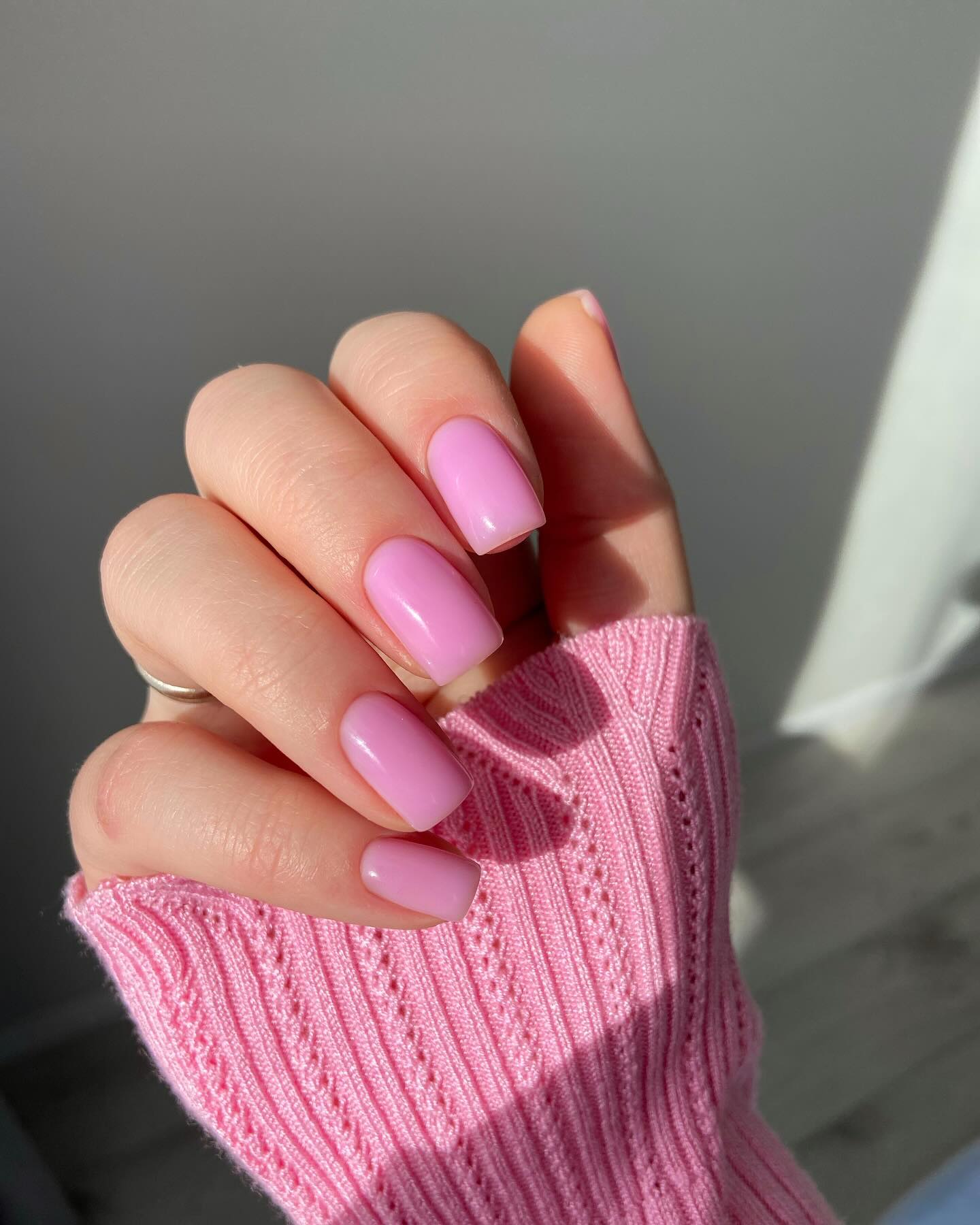 Marzenia w różu: delikatny akcent na Twoich paznokciach!