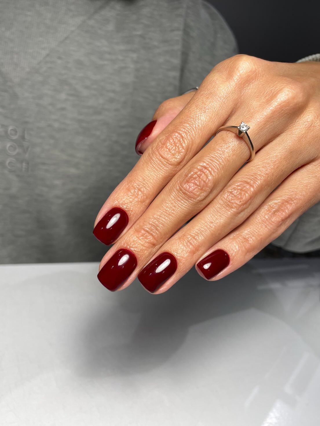 Burgundowy szyk dla Twoich paznokci!