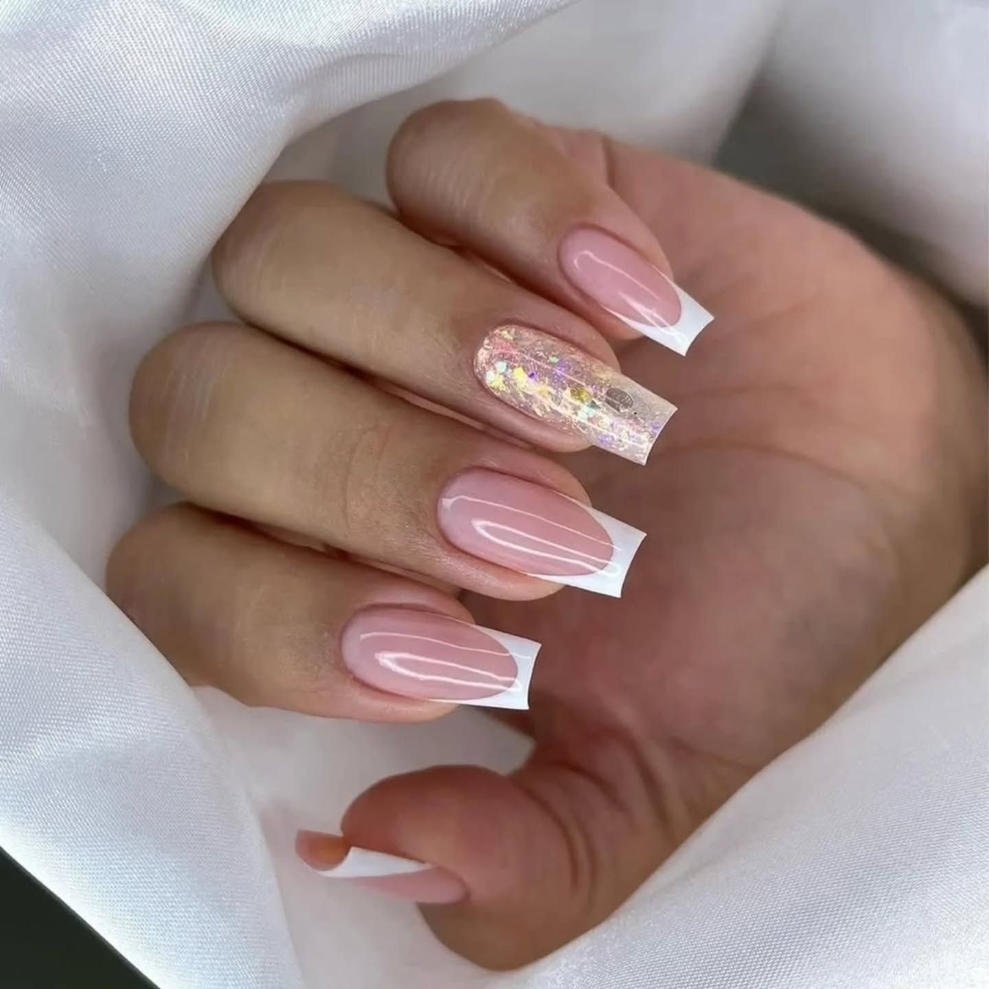 Elegancki french z nutą blasku