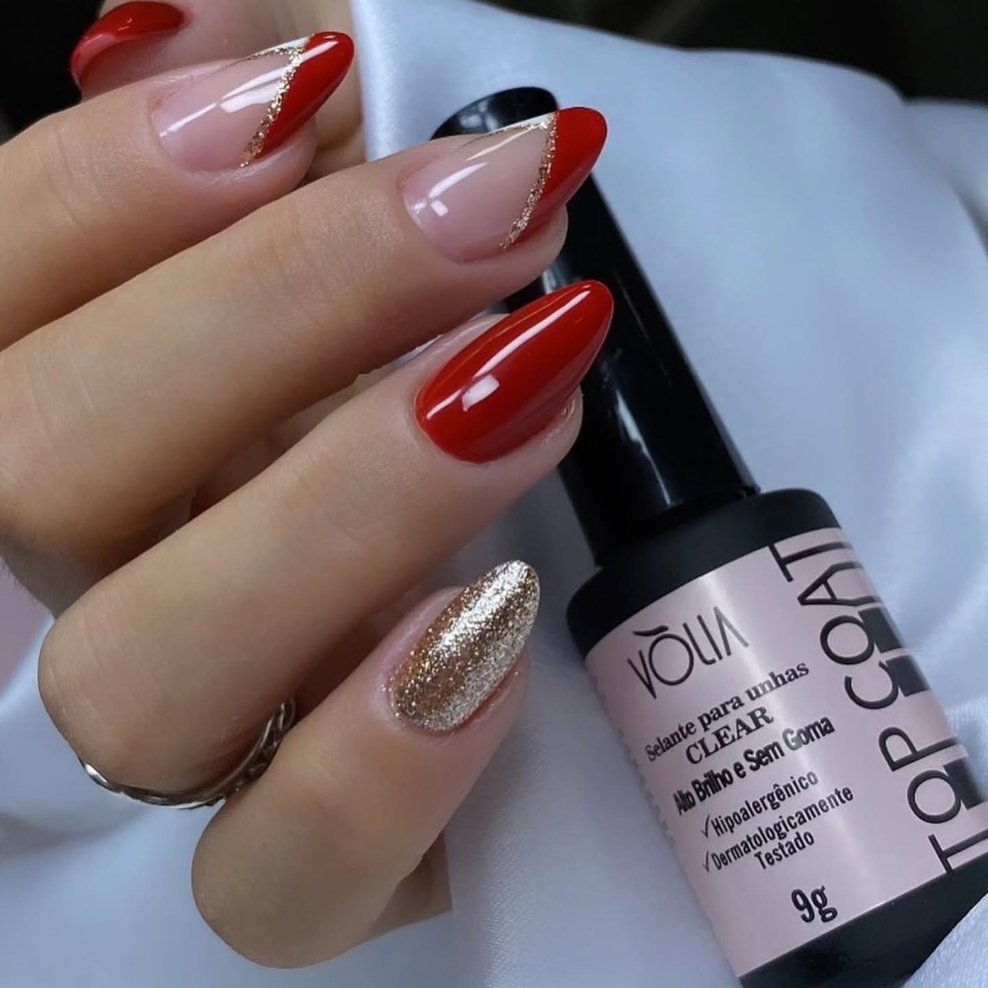 Szyk i blask: perfekcyjny manicure wieczorowy