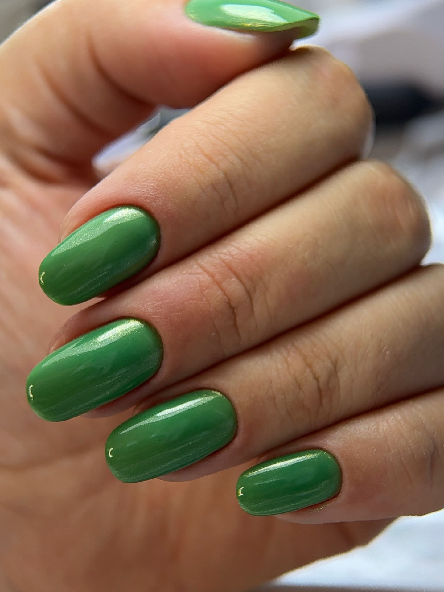 Świeży powiew wiosny na czubkach palców