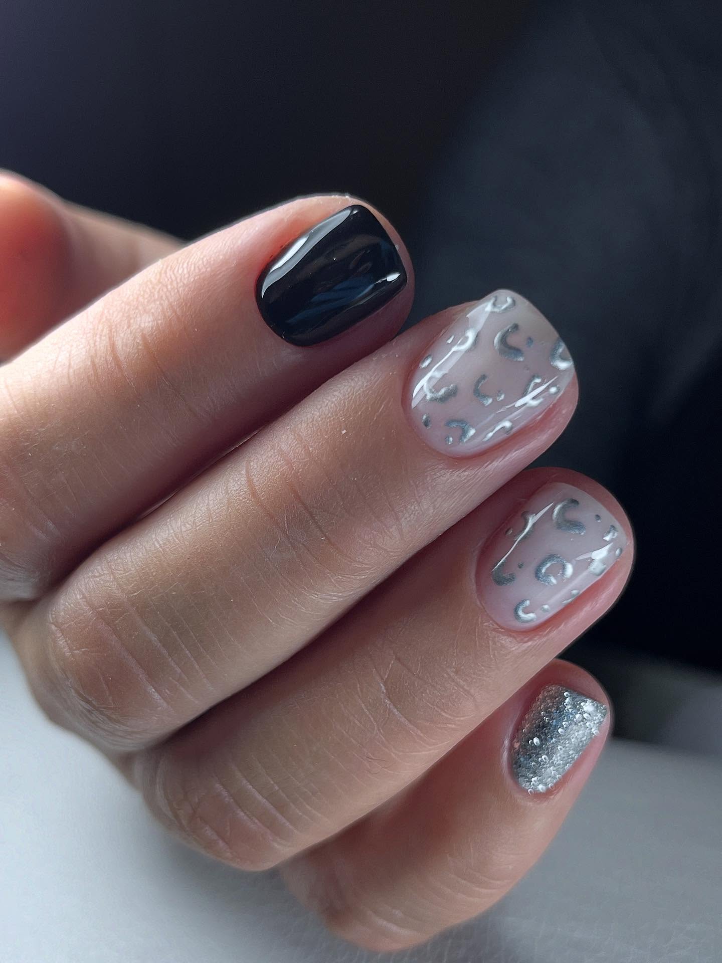 Czarno-srebrny urok: elegancja w detalach