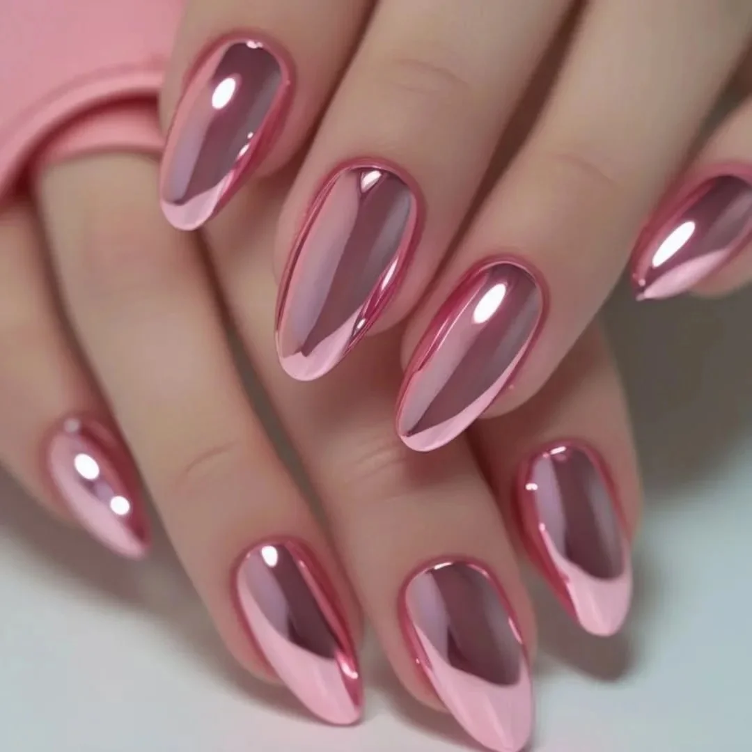 Glamour metalik: lustrzany blask na każdym paznokciu