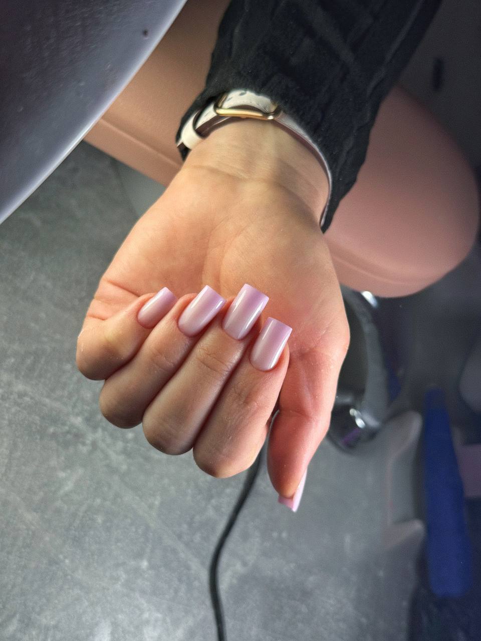 Długi kwadrat perłowy róż chrome Indigo Nails