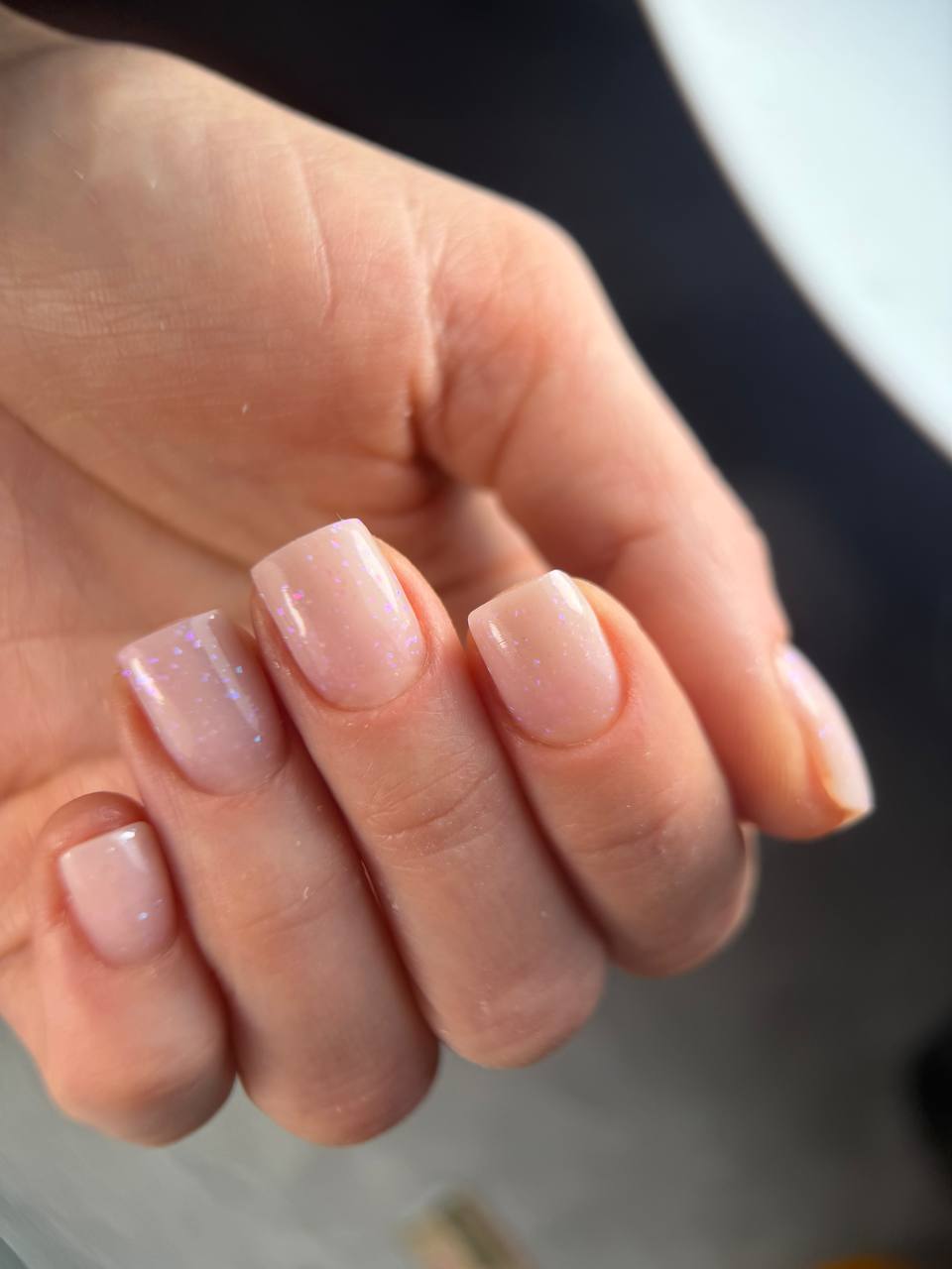 Krótki squoval mleczny róż shimmer Indigo Nails