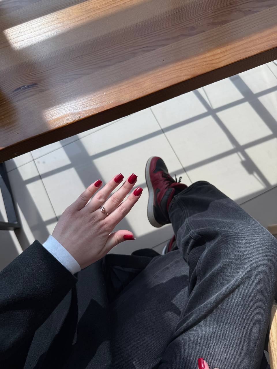 Squoval klasyczna czerwień Indigo Nails