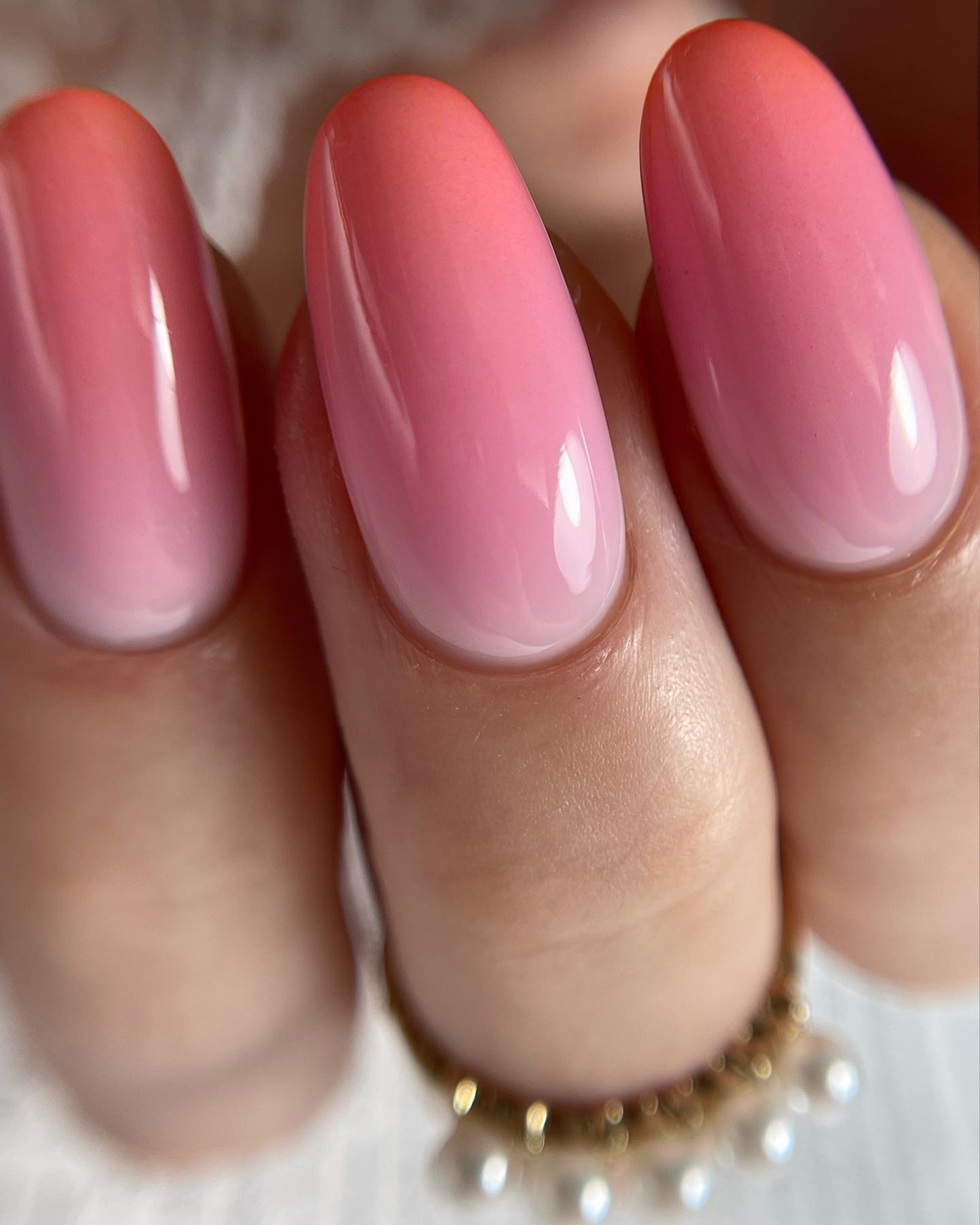 Różowe, wymarzone ombre — manicure na każdą okazję!