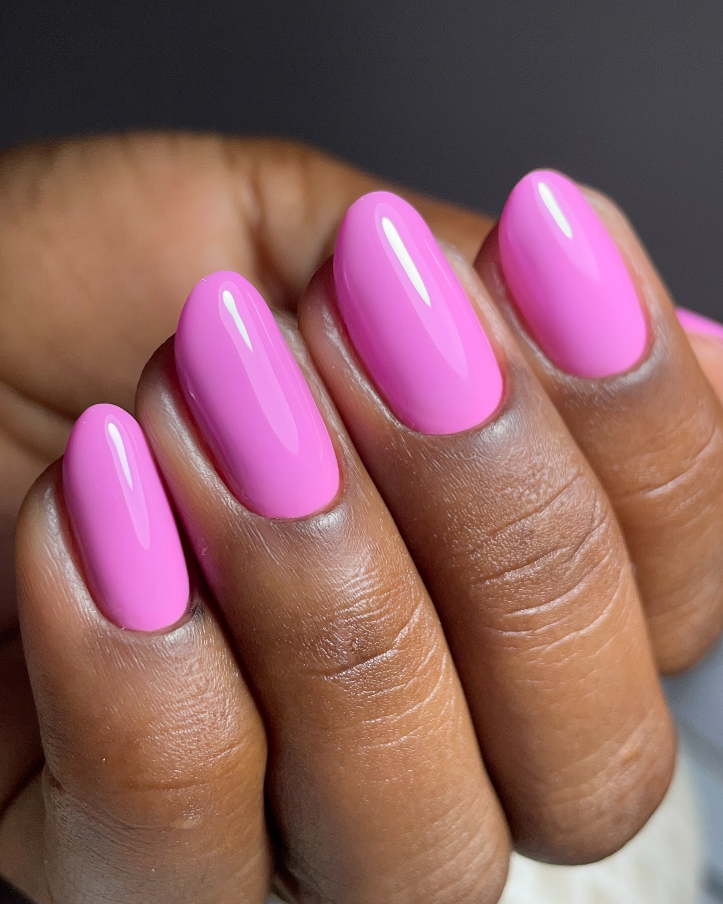 Różowy cud na końcówkach palców