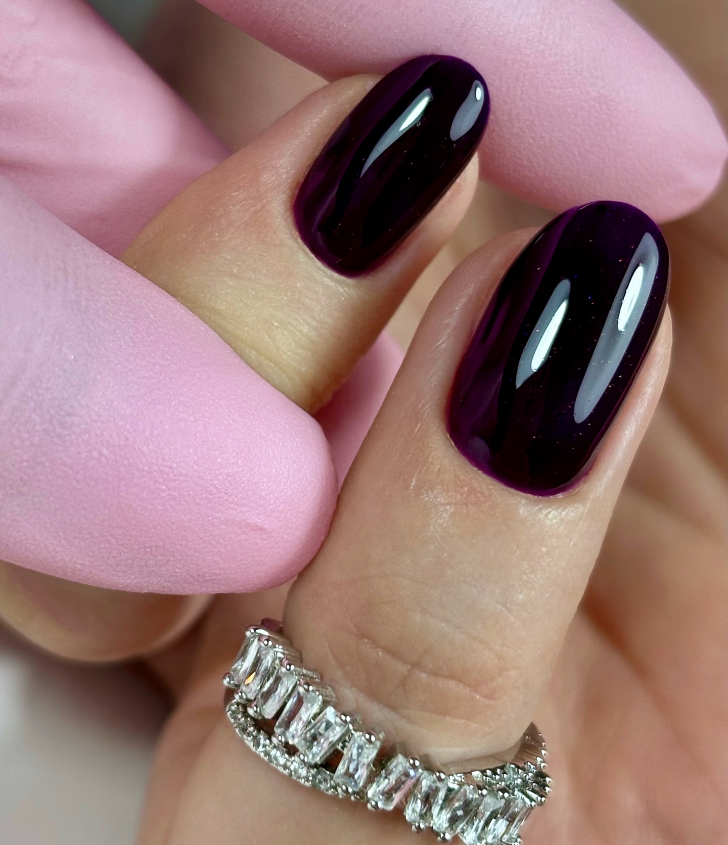 Ciemny luksus na Twoich paznokciach!