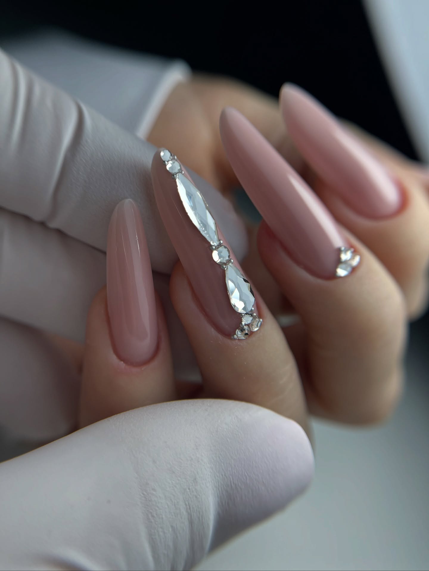 Elegancki blask w spokojnych tonach