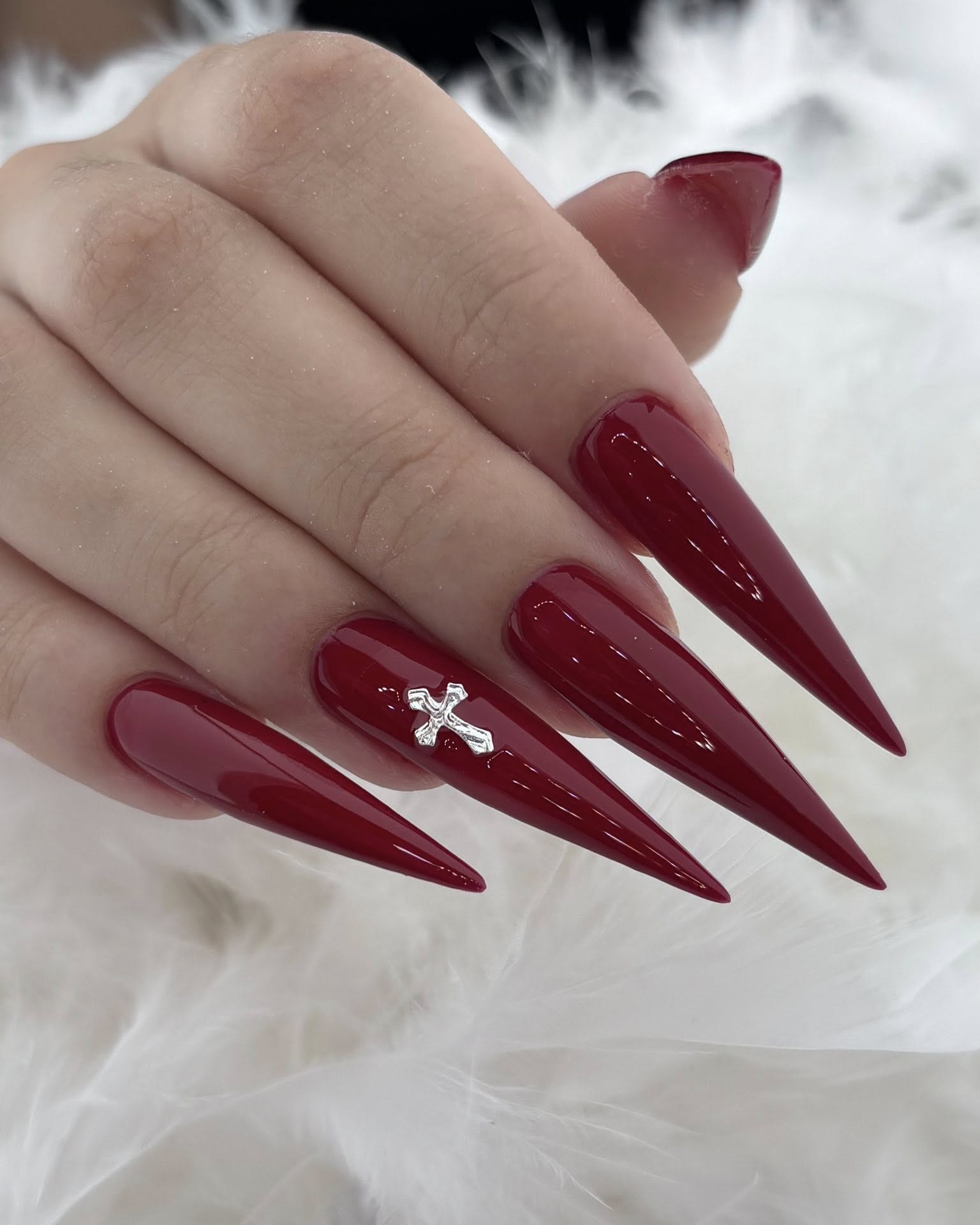 Karmazynowy blask ostrych emocji