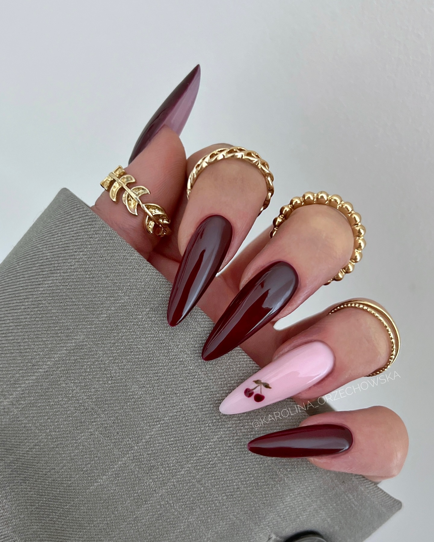 Wiśniowy raj na Twoich paznokciach