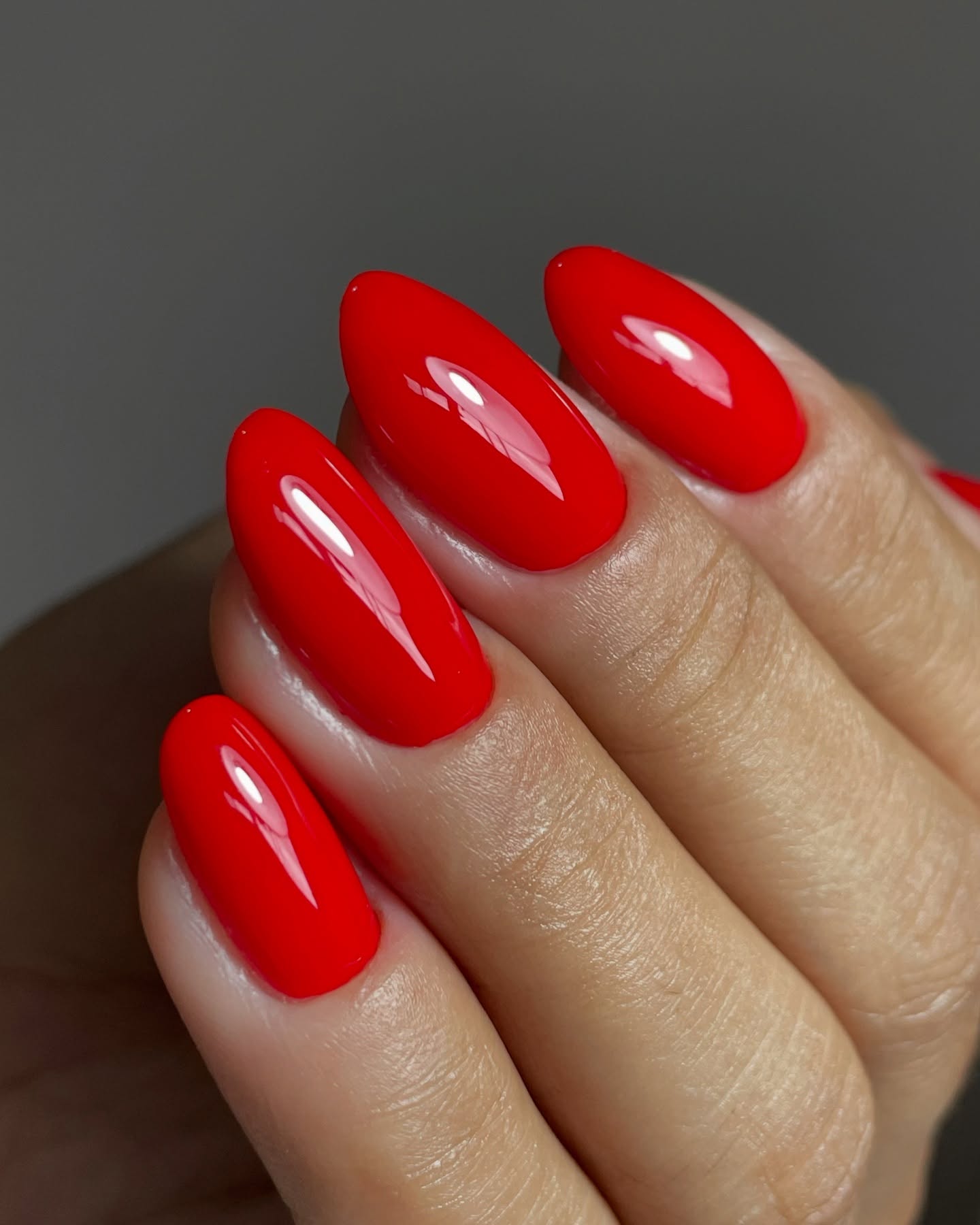 Czerwona klasyka, która podbija serce