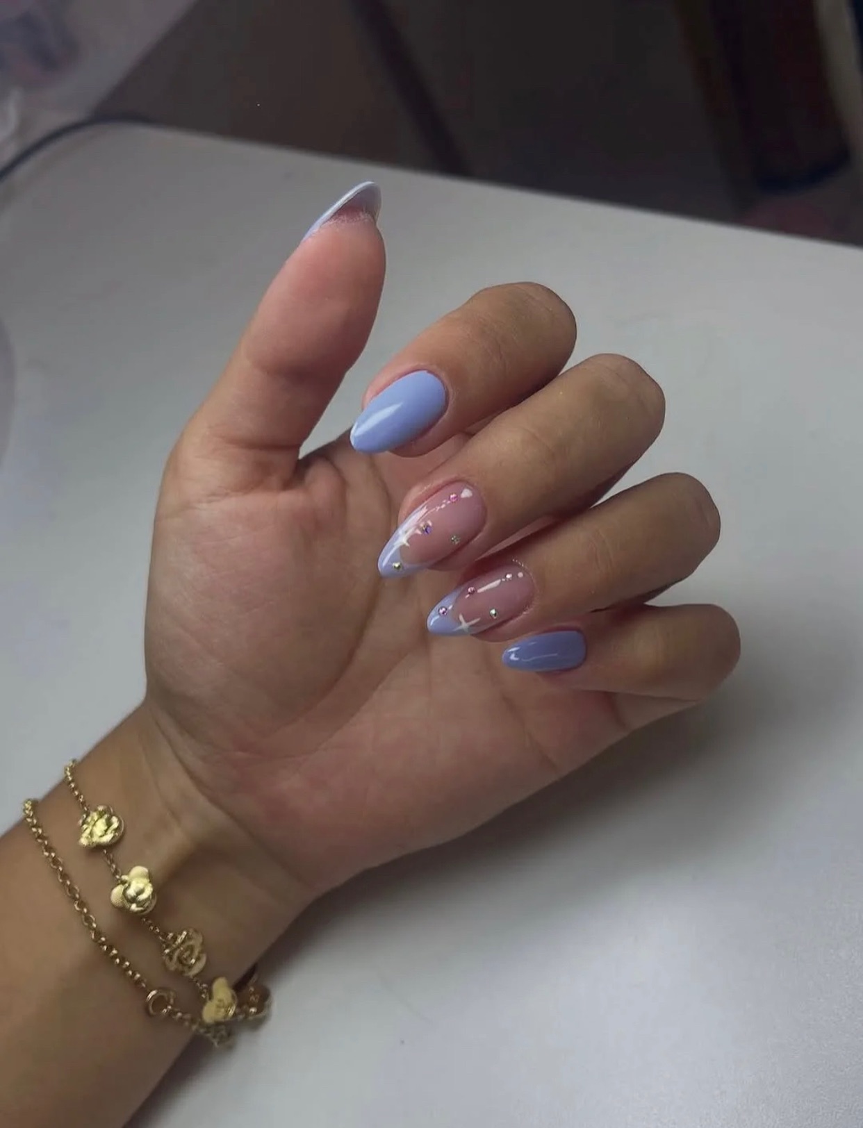 Delikatność i kosmiczny blask w każdym ruchu