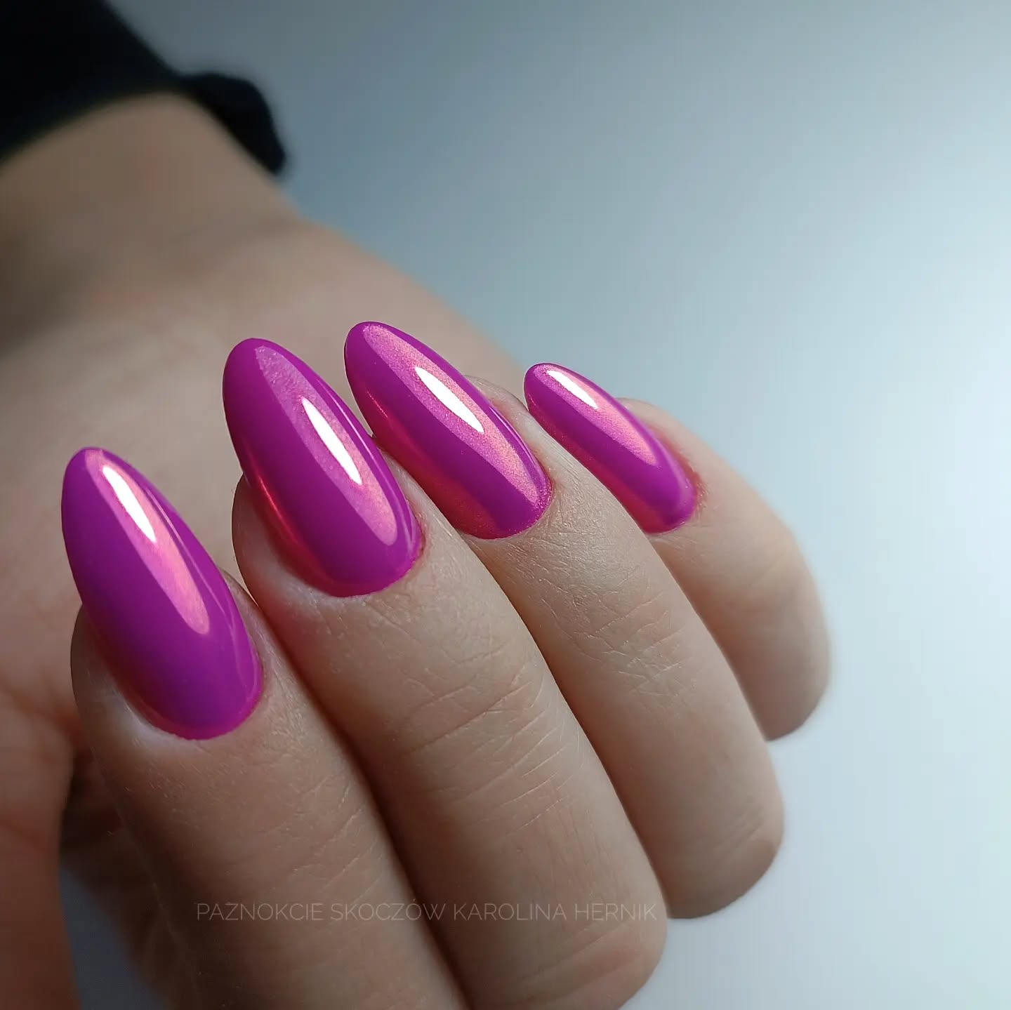 Gorąca różowa magia na paznokciach!